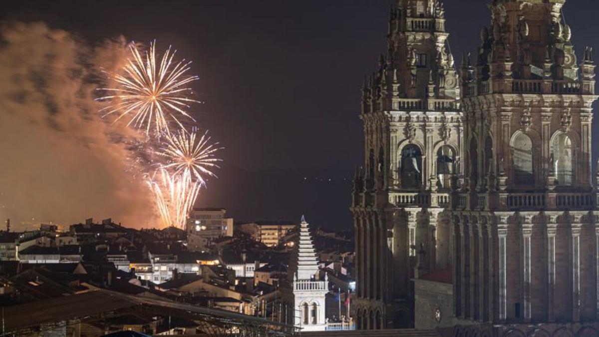 Os últimos Fogos do Apóstolo.   | // CÉSAR ARXINA / EUROPA PRESS