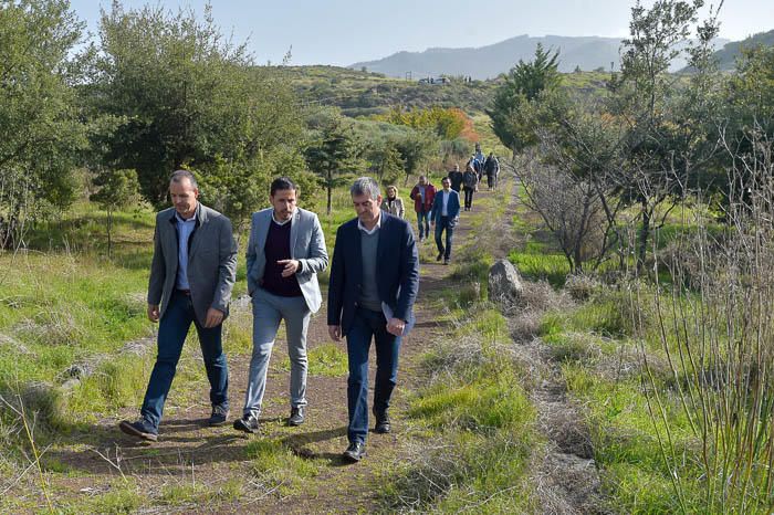 Visita oficial a Artenara del Presidente del ...