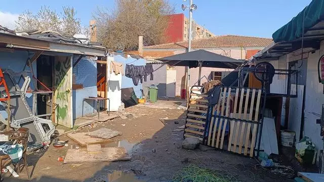 Así es el B9 por dentro: imágenes del gran asentamiento de Badalona, una vez desocupado