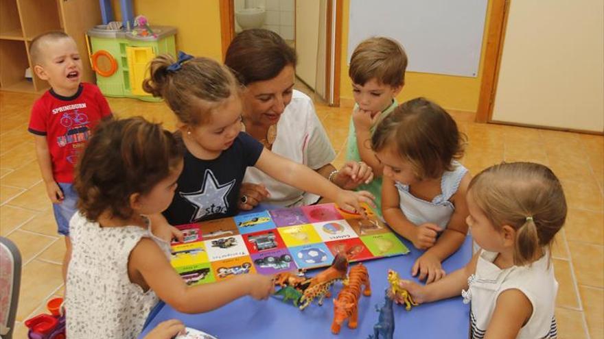 Educación plantea rebajar a los dos años la edad para incorporarse a la escuela en Extremadura