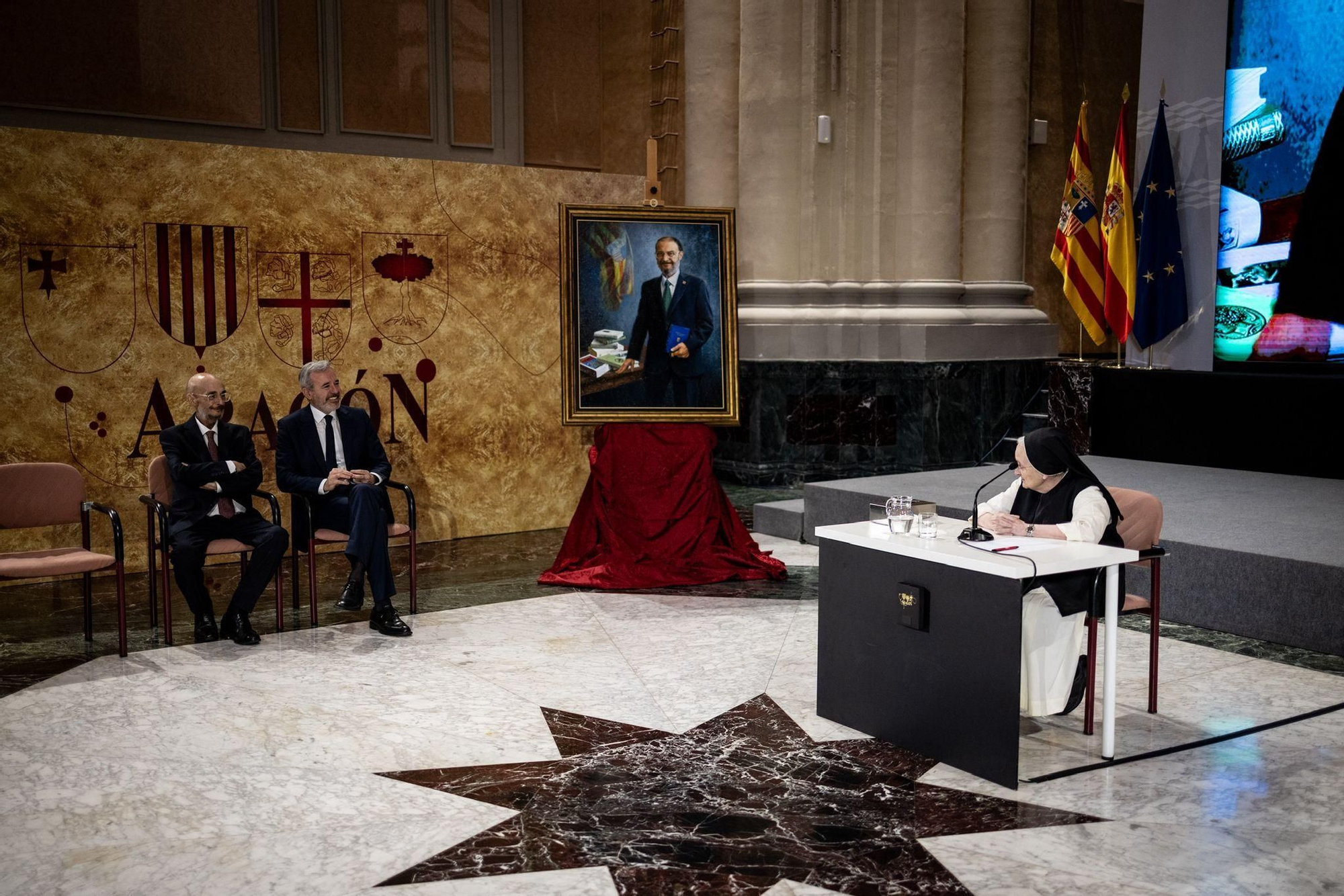 En imágenes | Acto de entrega del retrato de Javier Lambán