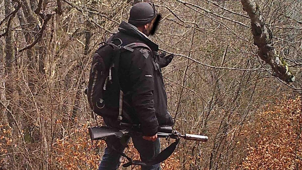 El cazador captado por una cámara de FAPAS.