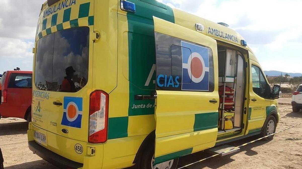 Imagen de una ambulancia del Centro de Emergencias Sanitarias 061