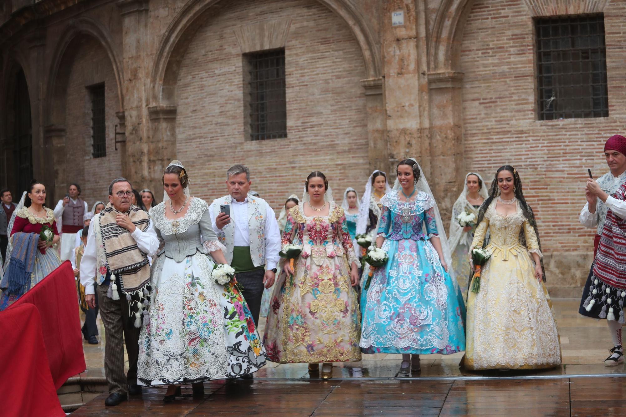 Búscate en el primer día de ofrenda por la calle de la Paz (entre las 17:00 a las 18:00 horas)