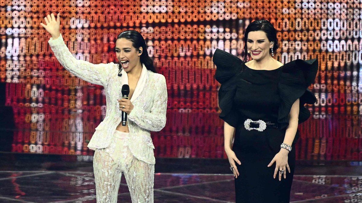 Chanel y Laura Pausini en la segunda semifinal de Eurovisión