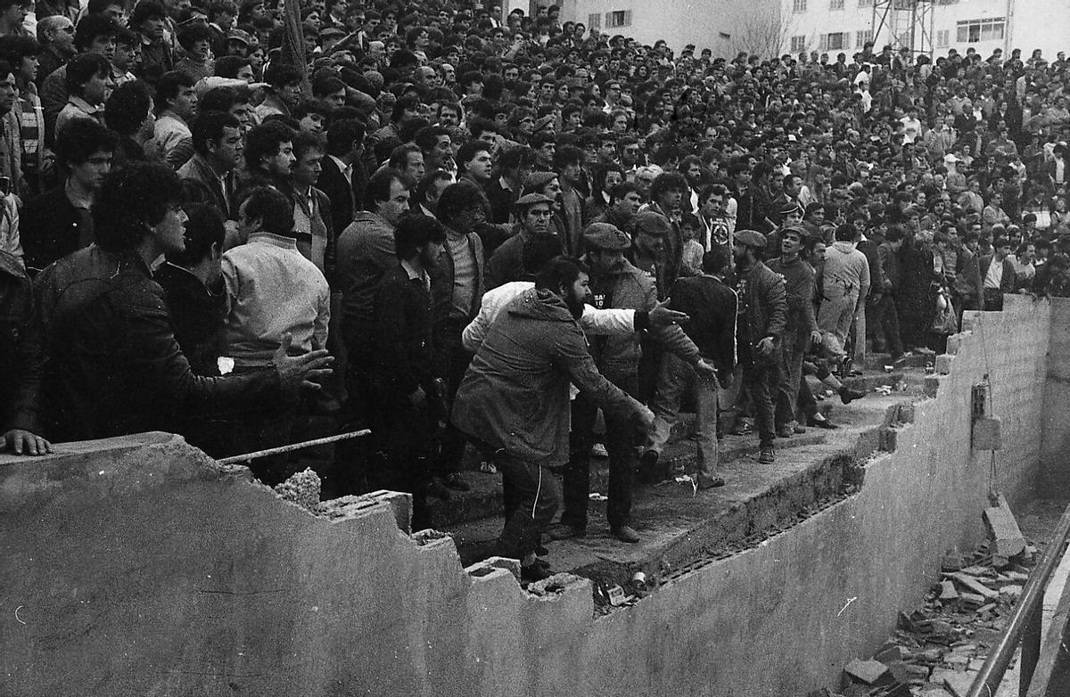 Imágenes para el recuerdo: La caída del muro en el Lluís Sitjar en 1984 ...