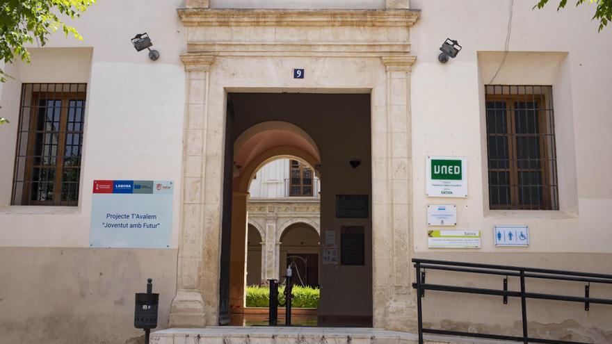 La UNED Sénior de Xàtiva presenta la oferta formativa del nuevo curso