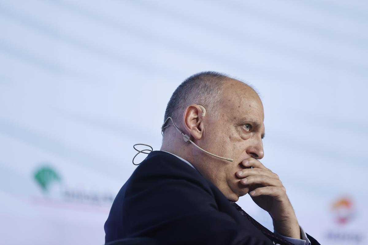 La RFEF estudia possibles accions legals contra Tebas «per conspirar en una trama» contra Rubiales i Blanco La RFEF estudia possibles accions legals contra Tebas «per conspirar en una trama» contra Rubiales i Blanco