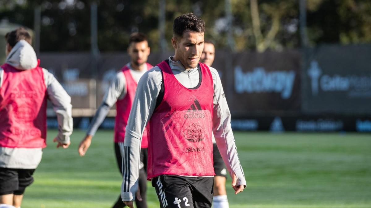 Hugo Mallo, en el entrenamiento del miércoles en A Madroa. // RCC