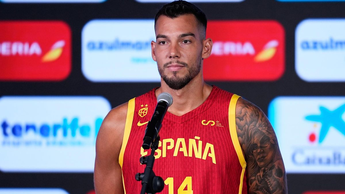 El jugador español Willy Hernangómez en la presentación en la sede de Endesa previa al inicio de la gira de preparación para el Eurobasket 2025.