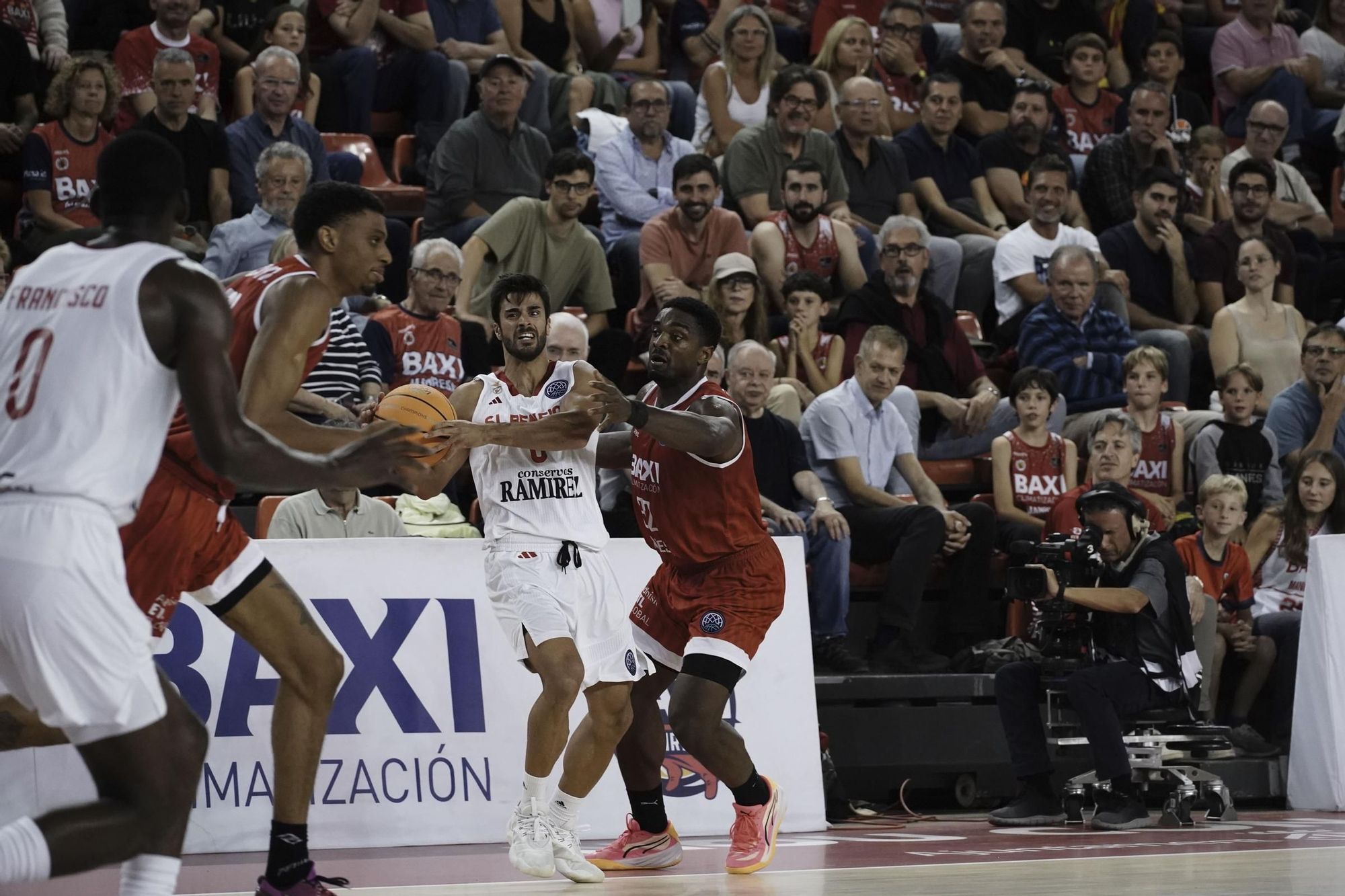 Les millors imatges del Baxi Manresa - SL Benfica