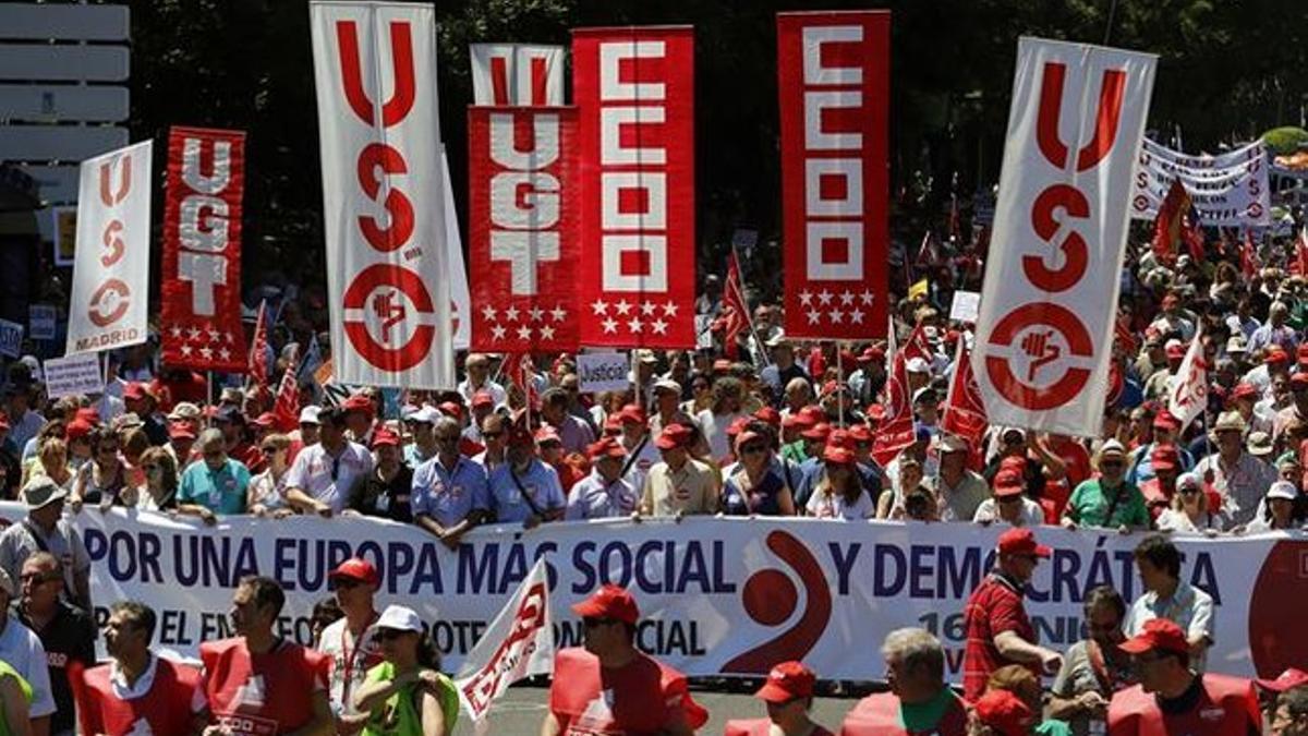 Manifestación en Madrid convocada por los sindicatos por una Europa más social y democrática /JUAN MANUEL PRATS
