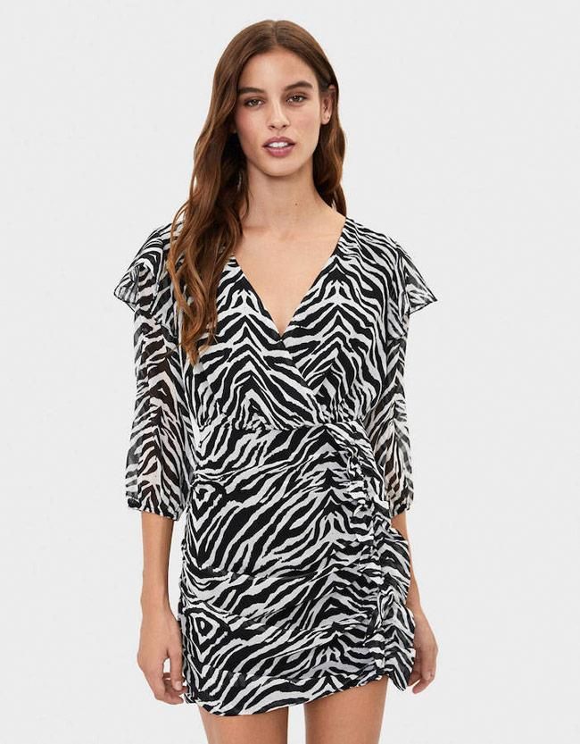 Minivestido estampado de cebra, de Bershka