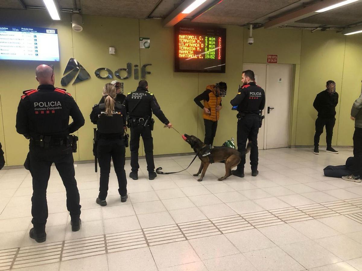 El dispositivo policial desplegado esta sábado. El dispositivo policial desplegado esta sábado.