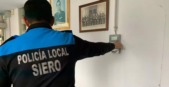 La oposición censura la decisión de destituir al jefe de la Policía Local