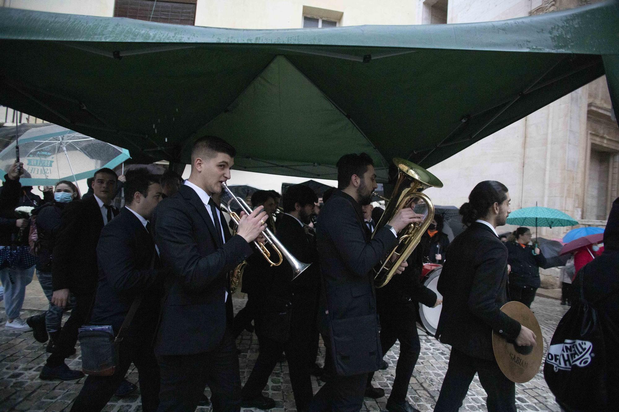 Una Ofrenda pasada por agua en Xàtiva