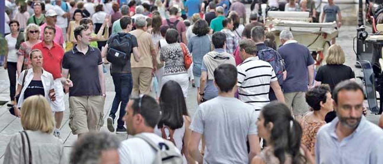 Los empresarios subrayan que la avalancha de turistas que se está registrando durante este verano está disparando su facturación.