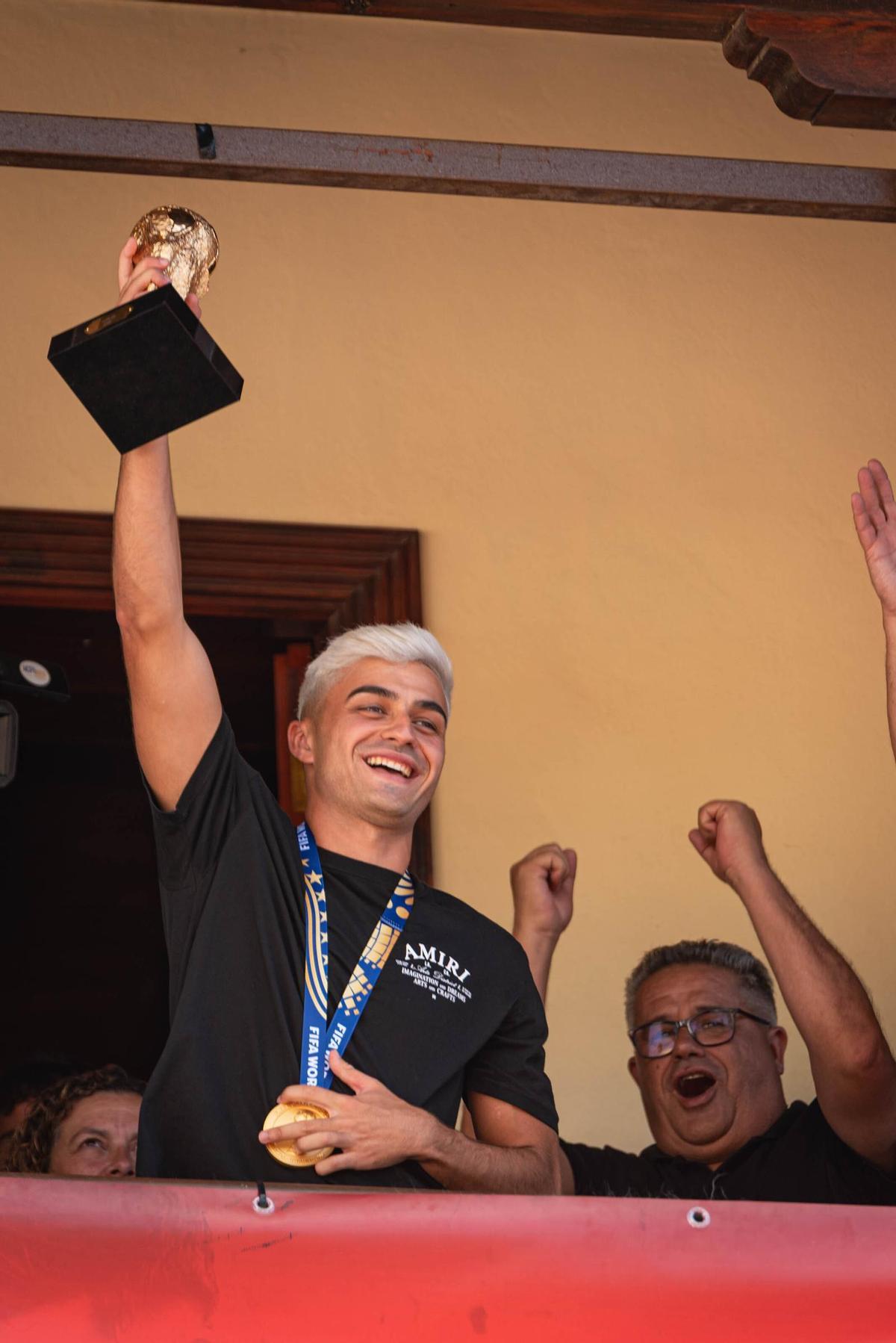Así fue el recibimiento de Pedri en Tegueste