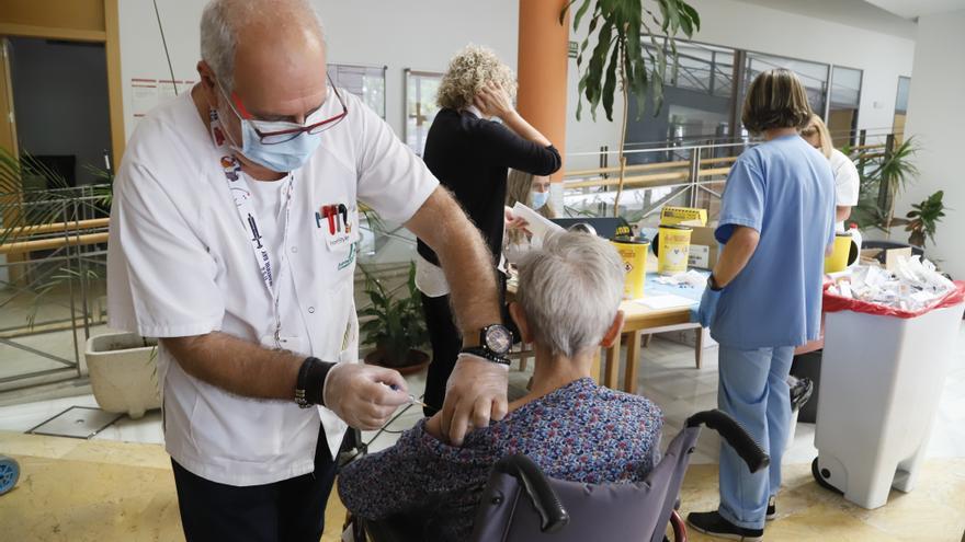 La Generalitat elimina la normativa covid en las residencias, excepto el uso de mascarilla