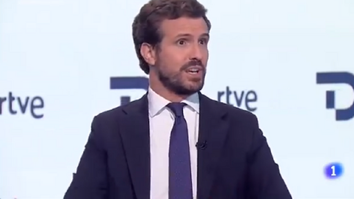 Pablo Casado la lía en una intervención y todo el mundo se parte de risa