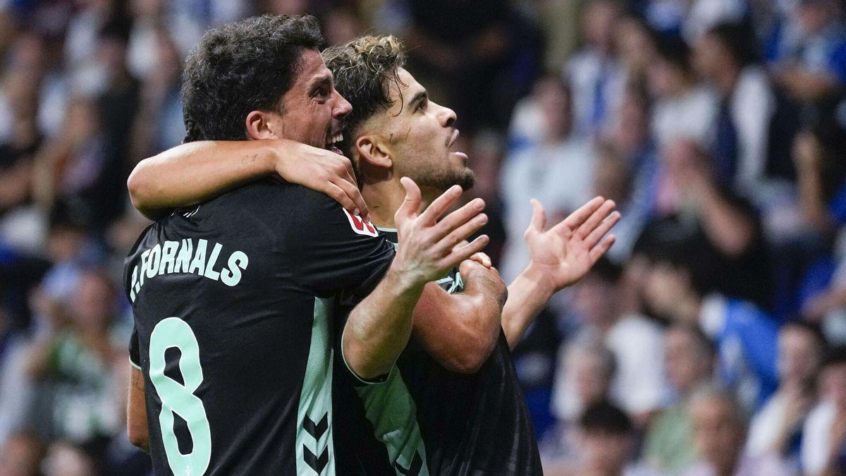 Abdessamad Ezzalzouli celebra su gol contra el Espanyol durante el partido de la jornada 8 de LaLiga EA Sports entre le Espanyol y el Betis, este domingo en el RCDE Stadium en Barcelona.