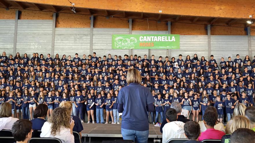 Més de 350 alumnes omplen Roses de ritme amb la 14a Cantarella