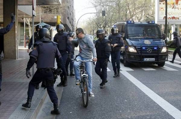 Las imágenes de la jornada de huelga en Zaragoza