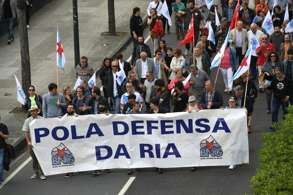 Manifestación en defensa de la ría de O Burgo