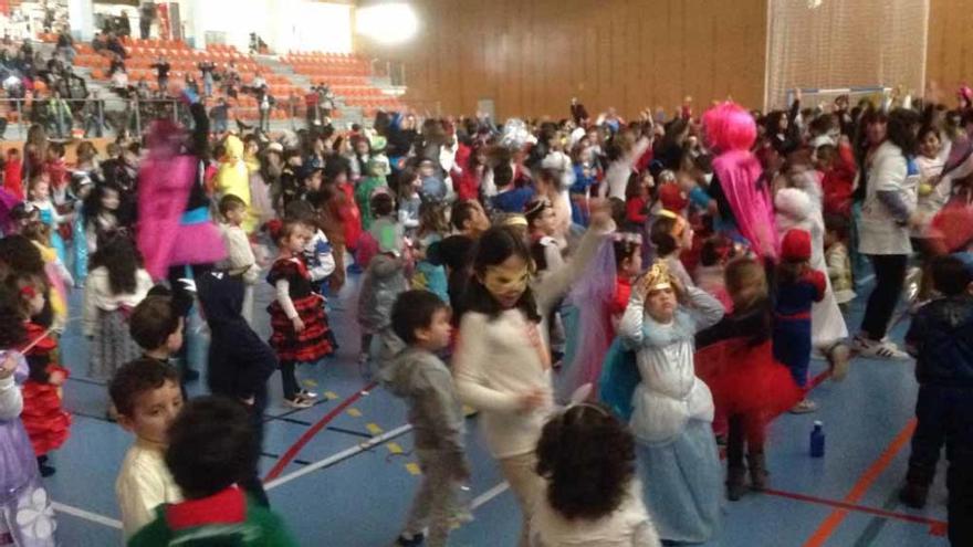 Un carnaval infantil animado por superhéroes