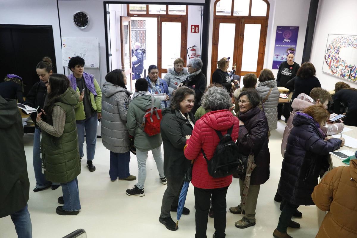 EN IMÁGENES: Así fue la jornada feminista por el 8M en Avilés