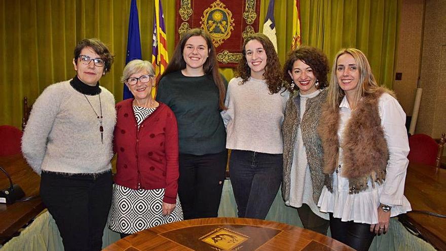 Las tres parejas de candidatas a Valentes Dones de SÃ³ller.