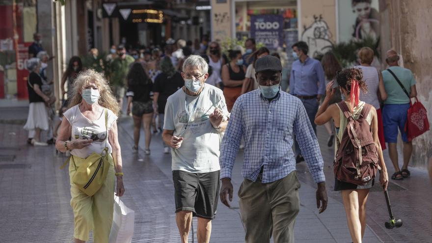 Baleares mantendrá la prohibición total de fumar en la vía pública