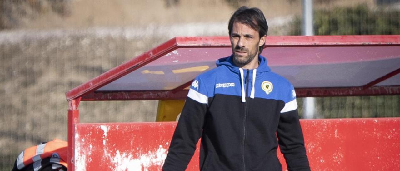 Sergio Pelegrín, ayer, en su debut en el banquillo del Hércules.