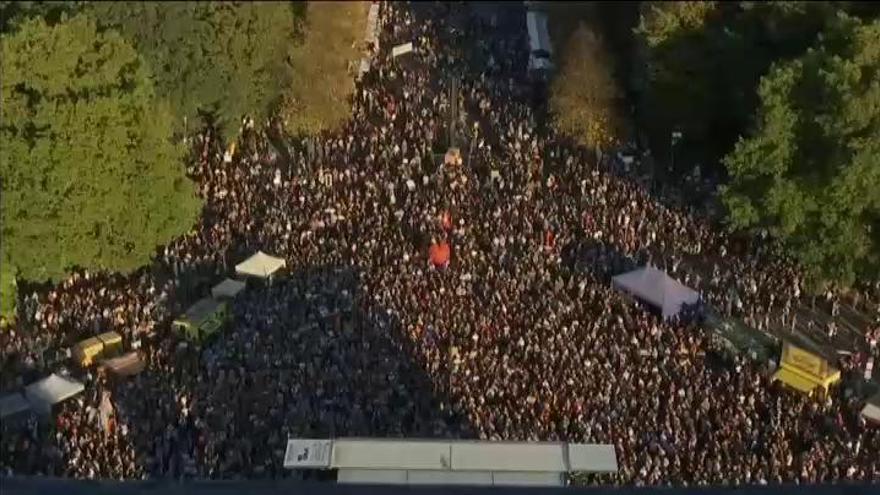 Berlín acoge la mayor manifestación de los últimos años contra el racismo y la xenofobia