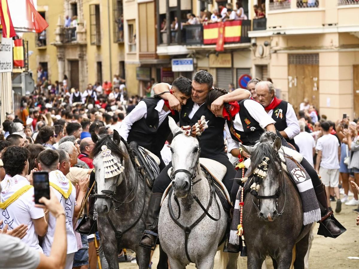 Alfonso Alandí padres, con sus dos hijos, Nerea y Alfonso, tras completar una Entrada de Toros y Caballos de Segorbe.