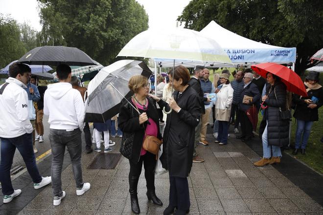 En imágenes: el Rastro de Gijón, escenario de la "batalla" electoral para lograr la Alcaldía