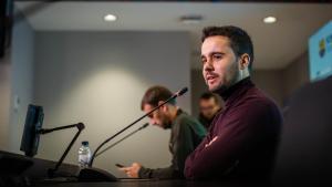 Jonathan Giráldez, técnico del Barça femenino, durante la comparecencia de este lunes en que ha comunicado su adiós a final de curso.