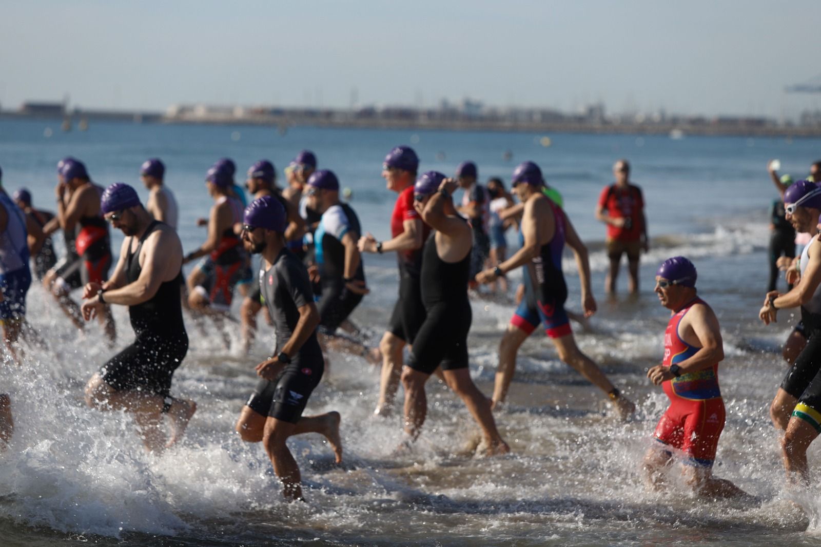 El Triatlón Playa de la Malvarrosa, en imágenes