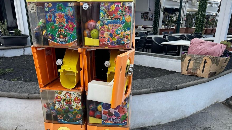 Nuevo robo en una máquina expendedora de un centro comercial de Costa Teguise (Lanzarote)