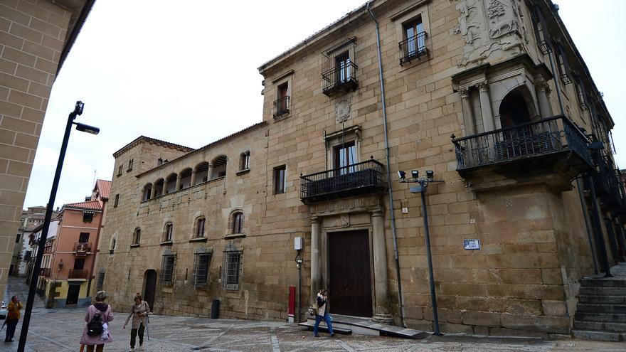 El PSOE de Plasencia reclama que el consejo social avale el alquiler de la Casa del Deán