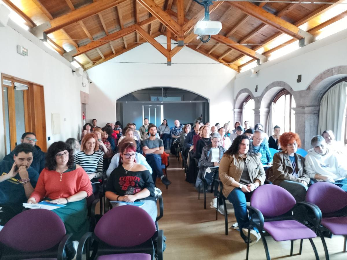 Participantes en la jornada de la Plataforma de Voluntariado de Asturias en Grado.