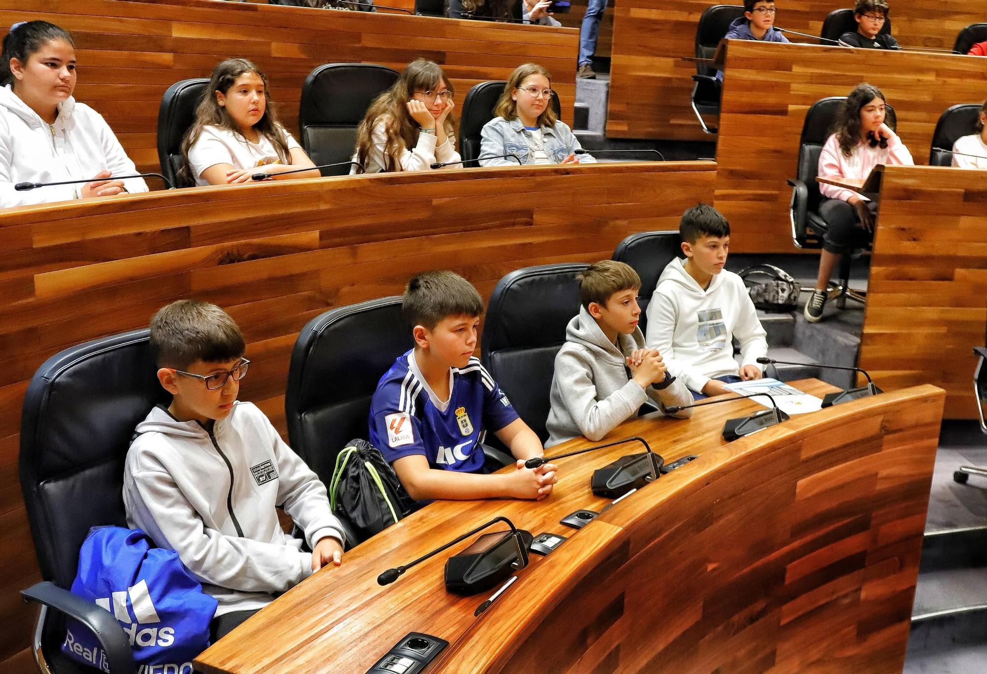 En imágenes: Pleno infantil con colegios del occidente asturiano