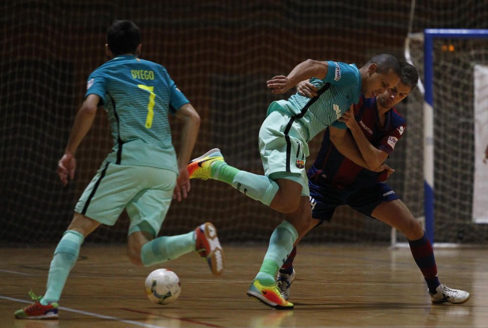 Las mejores imágenes de la victoria del Levante Fútbol Sala en Copa frente al Barça