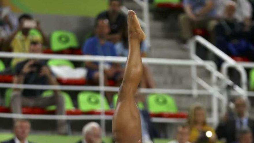 Biles, en el ejercicio de ayer.