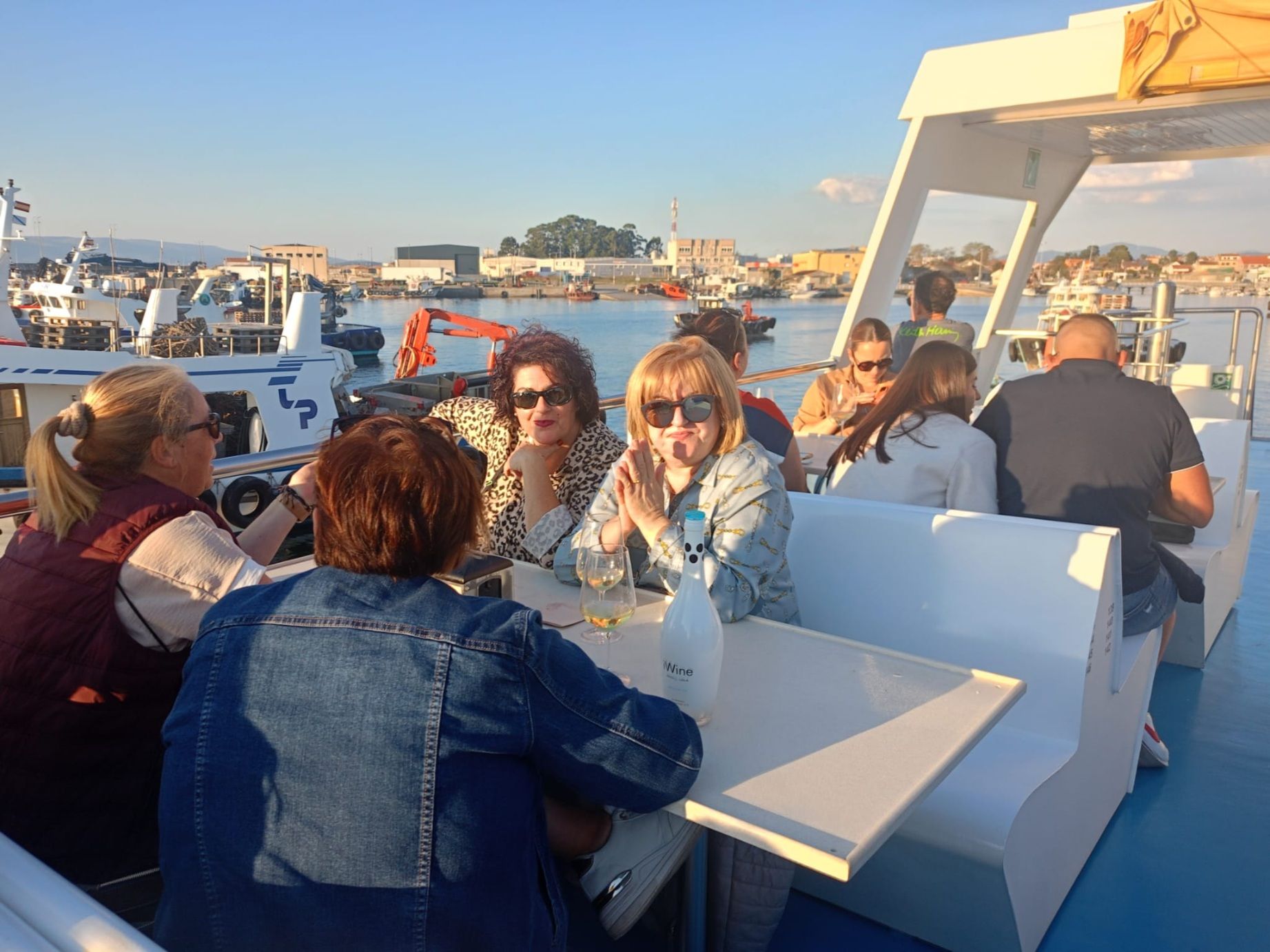 La ruta de «Viños singulares polo mar» a bordo del catamarán «Gran Cormorán Jet», esta tarde-noche.