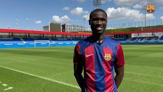 La vida sigue igual para Mbacke en el Barça