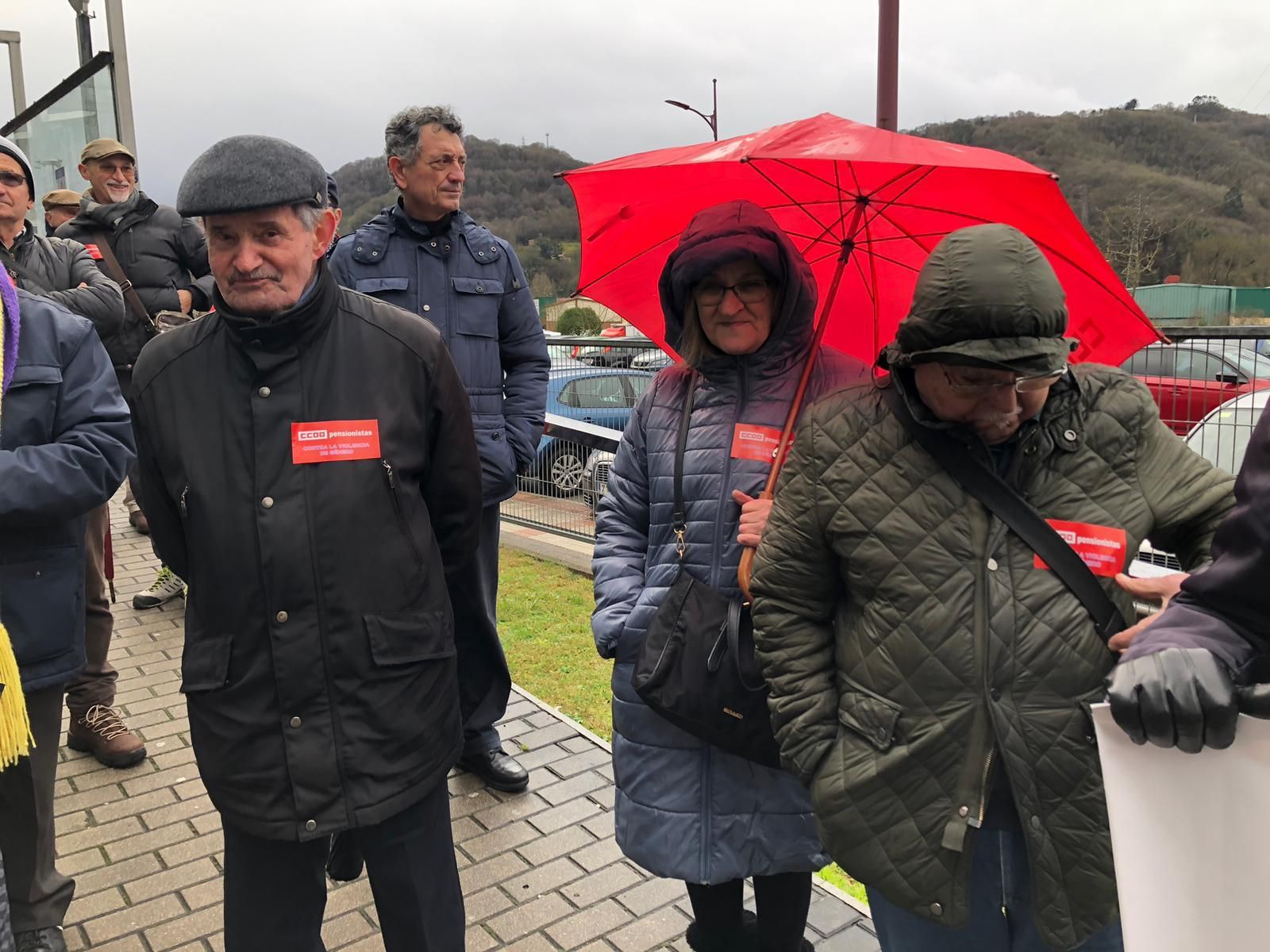 Protesta de los pensionistas en Langreo para pedir mejoras en la sanidad