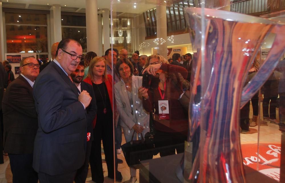 Todas la imágenes de la inauguración de la exposición '30 años de Valencia Basket'