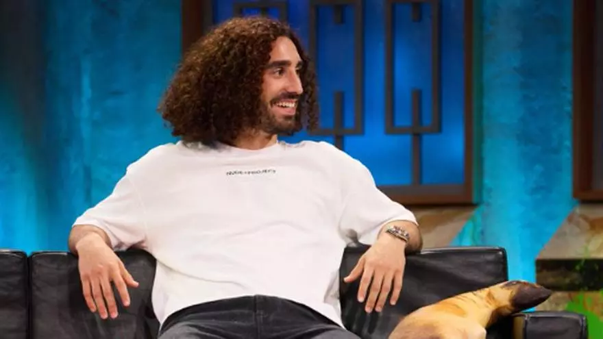 Cucurella se burla de la filosofía del Athletic Club en su visita a La Revuelta