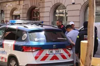 Un ferit i cinc detinguts després d’un violent atracament a una joieria a Sarrià